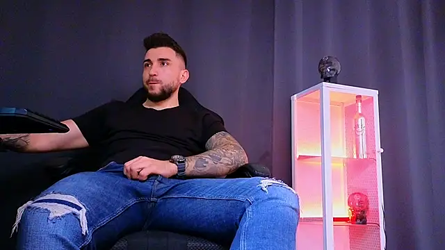 MightyAaron66 online show from March 2025 08:26:02 AM