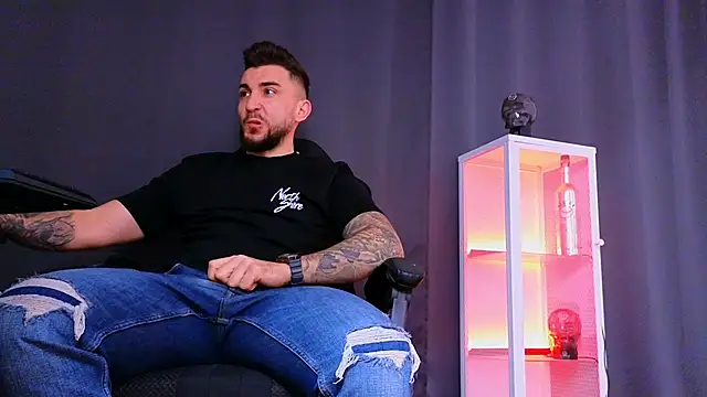 MightyAaron66 online show from March 2025 04:46:01 AM