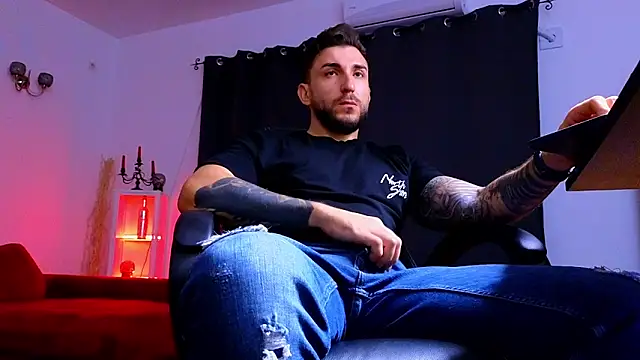 MightyAaron66 online show from September 2025 03:50:02 AM