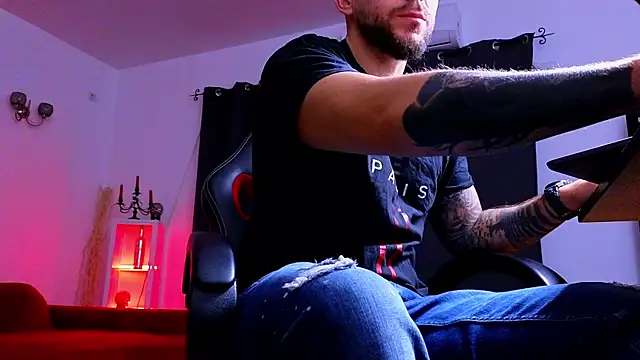 MightyAaron66 online show from October 2025 02:29:01 AM