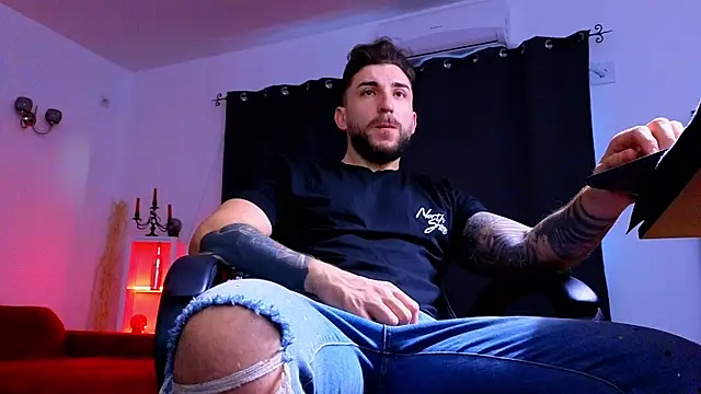 MightyAaron66 online show from October 2025 05:10:01 AM