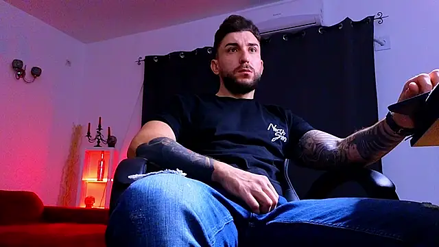 MightyAaron66 online show from October 2025 02:46:02 AM