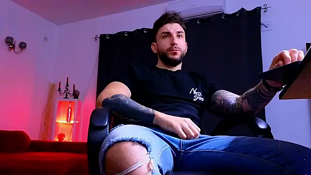 MightyAaron66 online show from December 2025 05:01:01 AM