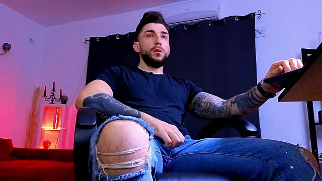 MightyAaron66 online show from March 2026 03:33:01 AM