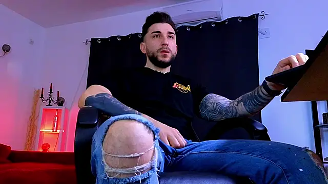 MightyAaron66 online show from April 2026 04:28:02 AM