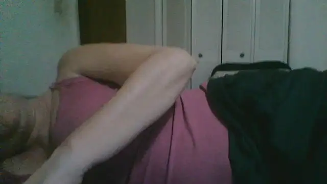 Emilylyn2501 online show from April 2026 03:24:01 AM