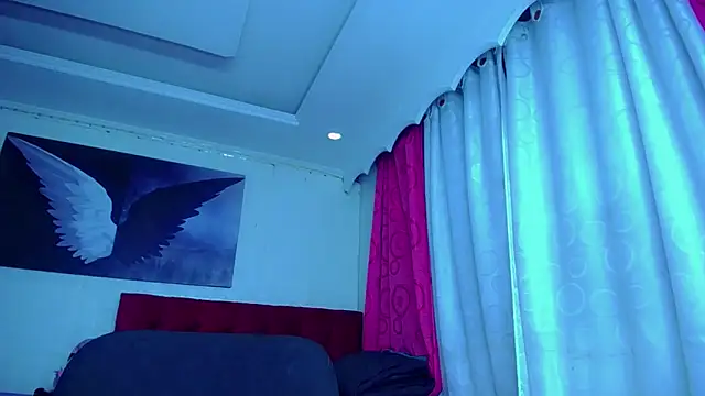 NahomiCamper online show from November 2025 09:58:01 PM