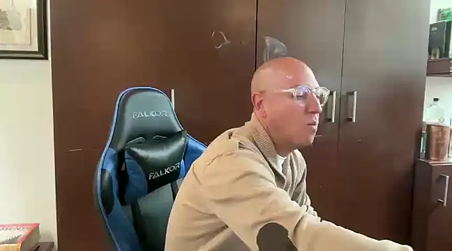 alanan881 online show from December 2024 02:38:01 PM