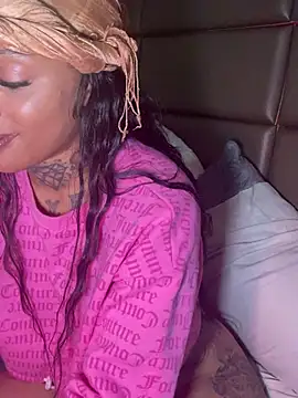 CrownedNyaries online show from January 2025 05:39:02 PM