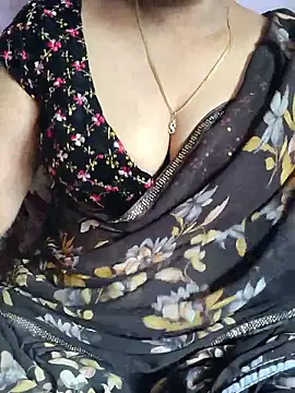 Snapshot of samitasharma chatting on June 2026 05:43:02 AM samitasharma online show from June 2026 05:43:02 AM
