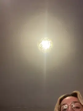 Snapshot of diamondgalxo chatting on January 2026 11:43:01 PM diamondgalxo online show from January 2026 11:43:01 PM