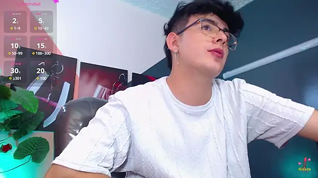 Snapshot of nolan_twink1 chatting on February 2025 08:46:01 PM nolan twink1 online show from February 2025 08:46:01 PM