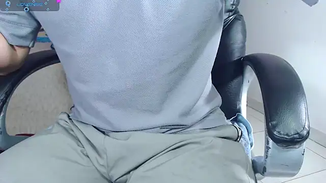 Snapshot of nolan_twink1 chatting on September 2025 06:11:02 PM nolan twink1 online show from September 2025 06:11:02 PM