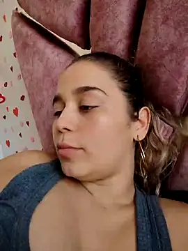 LaurenWelly  online show from February 2025 08:41:02 PM