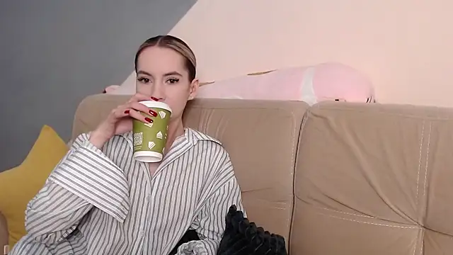 AmbrielHailey online show from October 2025 01:17:01 PM