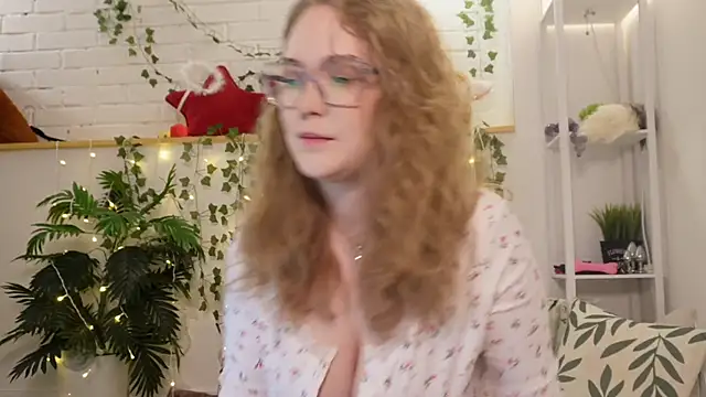 MonicaAsis online show from October 2025 05:31:01 PM