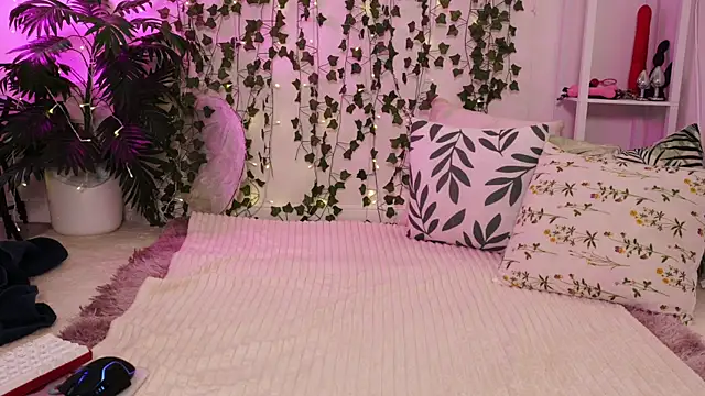 MonicaAsis online show from April 2026 06:01:01 PM