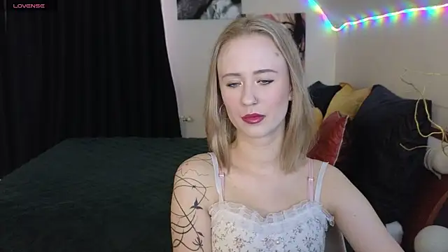 SashaBrooks online show from October 2025 01:42:02 PM