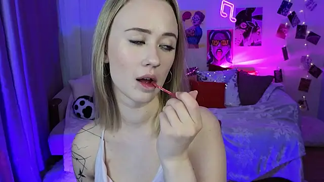 SashaBrooks online show from October 2025 01:34:01 PM