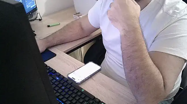 Snapshot of zebymasry chatting on December 2024 06:44:01 PM zebymasry online show from December 2024 06:44:01 PM