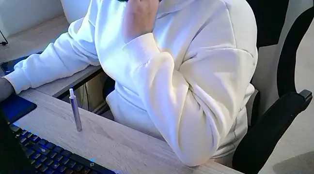 Snapshot of zebymasry chatting on December 2024 05:31:02 AM zebymasry online show from December 2024 05:31:02 AM