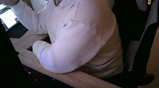 Snapshot of zebymasry chatting on December 2024 02:20:02 AM zebymasry online show from December 2024 02:20:02 AM