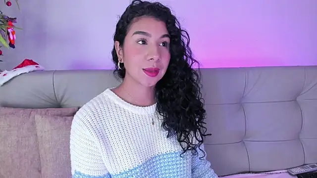 candyy bella online show from December 2024 05:43:01 PM