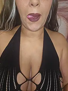 Foxlady2271 online show from December 2024 11:56:02 PM