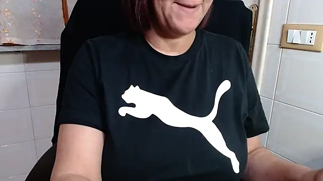 Foxlady2271 online show from March 2026 12:06:02 PM