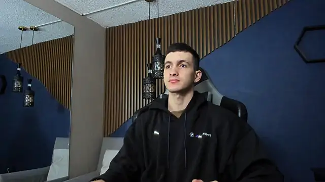 JacksonOlsenn online show from February 2025 12:16:01 PM