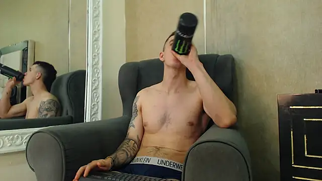 JacksonOlsenn online show from February 2025 10:53:01 PM