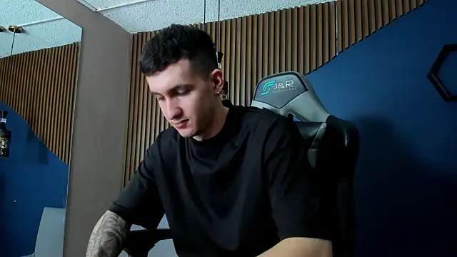 JacksonOlsenn online show from February 2025 02:57:01 PM