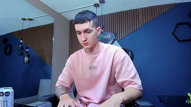 JacksonOlsenn online show from March 2025 12:02:02 PM