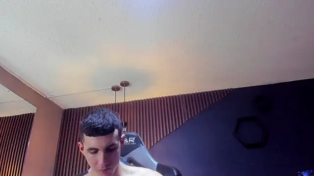 JacksonOlsenn online show from March 2025 06:18:01 PM