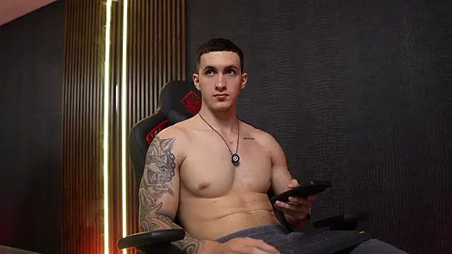 JacksonOlsenn online show from February 2026 08:38:02 PM