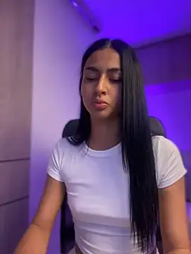 maddy bronw  online show from January 2025 12:22:02 AM