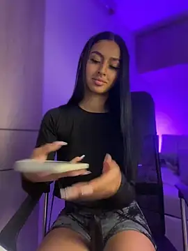 maddy bronw  online show from January 2025 06:39:01 AM