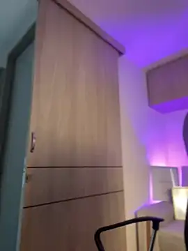 maddy bronw  online show from January 2025 10:35:01 PM