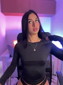 maddy bronw  online show from January 2025 11:25:01 PM