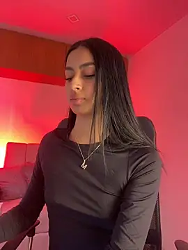 maddy bronw  online show from February 2025 09:39:02 PM