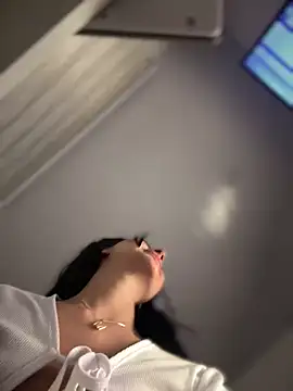 maddy bronw  online show from March 2025 05:44:01 AM