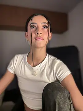 maddy bronw  online show from March 2025 04:19:01 AM