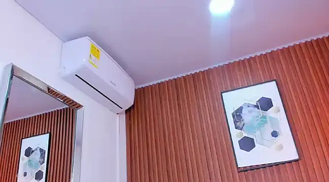 RoxannaHanson online show from February 2025 08:31:02 AM