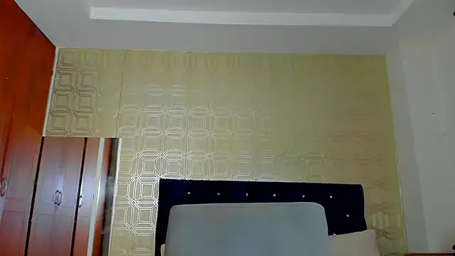 Snapshot of evelyn_wine chatting on March 2025 01:07:01 PM evelyn wine online show from March 2025 01:07:01 PM