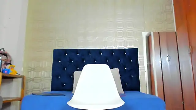 Snapshot of evelyn_wine chatting on March 2025 10:26:01 PM evelyn wine online show from March 2025 10:26:01 PM