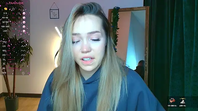 Snapshot of Evia_r0se chatting on January 2025 11:25:01 AM Evia r0se online show from January 2025 11:25:01 AM