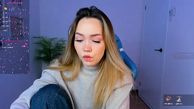 Snapshot of Evia_r0se chatting on January 2025 08:13:02 AM Evia r0se online show from January 2025 08:13:02 AM