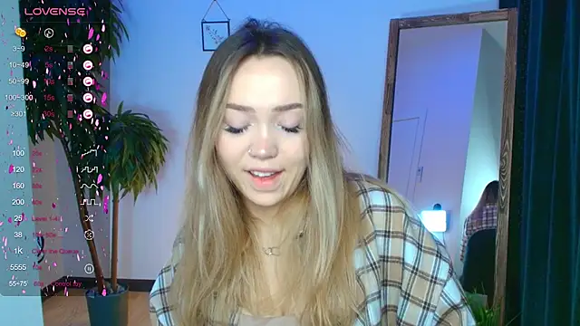 Snapshot of Evia_r0se chatting on January 2025 02:01:01 AM Evia r0se online show from January 2025 02:01:01 AM