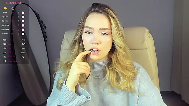 Snapshot of Evia_r0se chatting on January 2025 08:20:02 AM Evia r0se online show from January 2025 08:20:02 AM