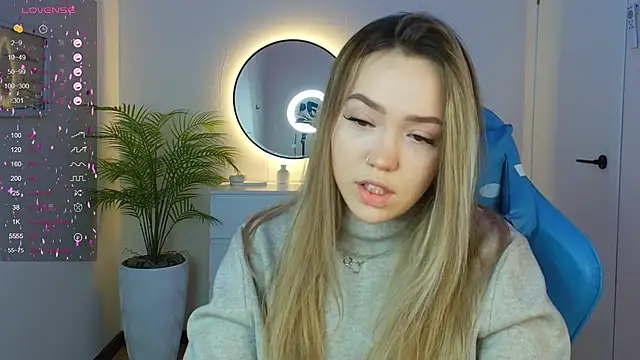 Snapshot of Evia_r0se chatting on January 2025 05:09:01 AM Evia r0se online show from January 2025 05:09:01 AM